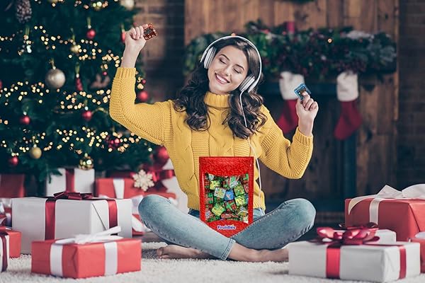 FRUIDLES RICH CHRISTMAS CHOCOLATE PRESENTS SQUARES DESIGN, SMOOTH & CREAMY CHOCOLATE PRESENTS, HOLIDAY PARTY BAG FILLERS, INDIVIDUALLY WRAPPED MULTICOLOR FOILS, KOSHER CERTIFIED DAIRY (HALF-POUND)