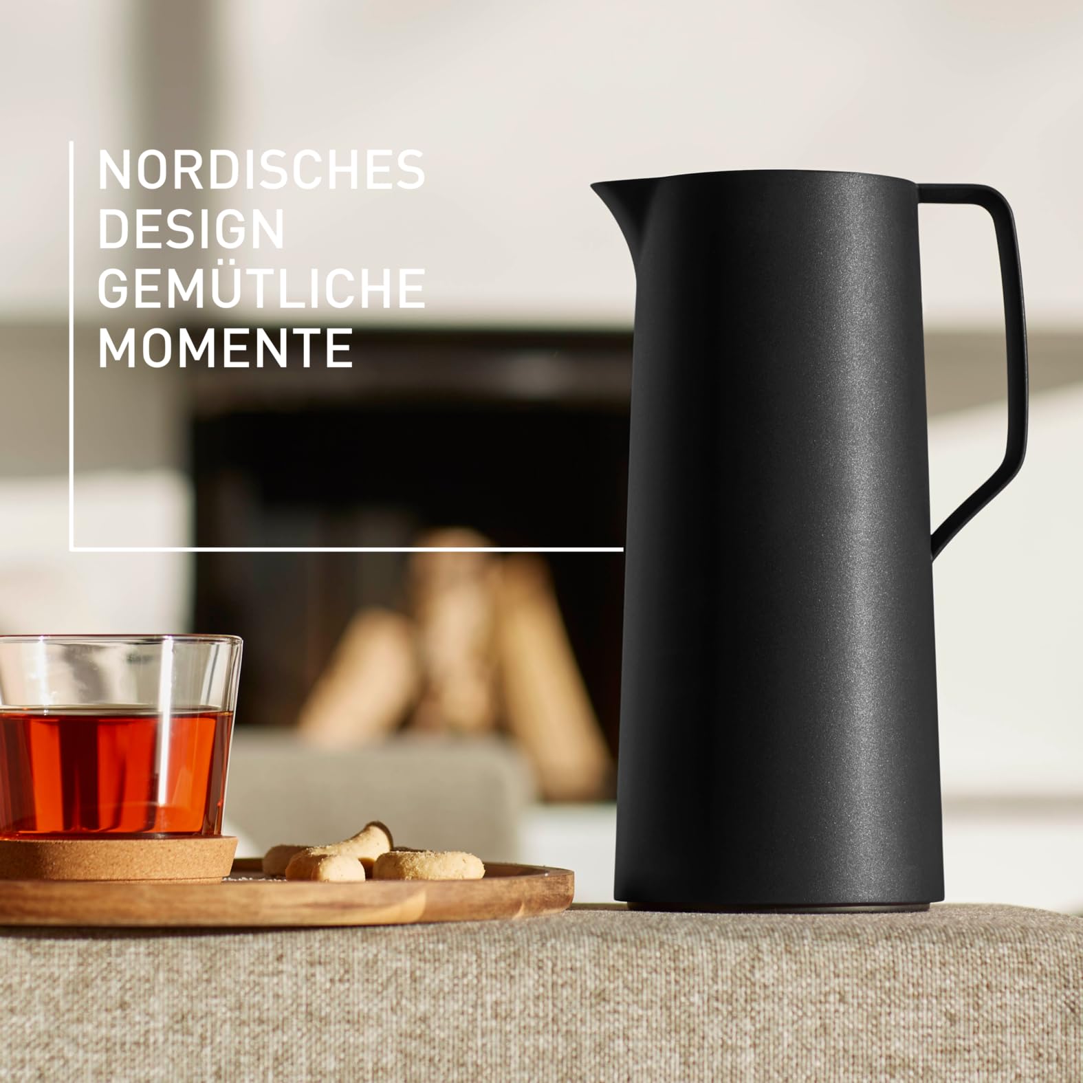 Emsa Motiva Isolierkanne 1l, Kunststoff, Thermoskanne mit Quick-Press-Verschluss, 12h heiß, 24h kalt, Glaskolben, Made in Germany, nordisches Design, schwarz, N41707 2