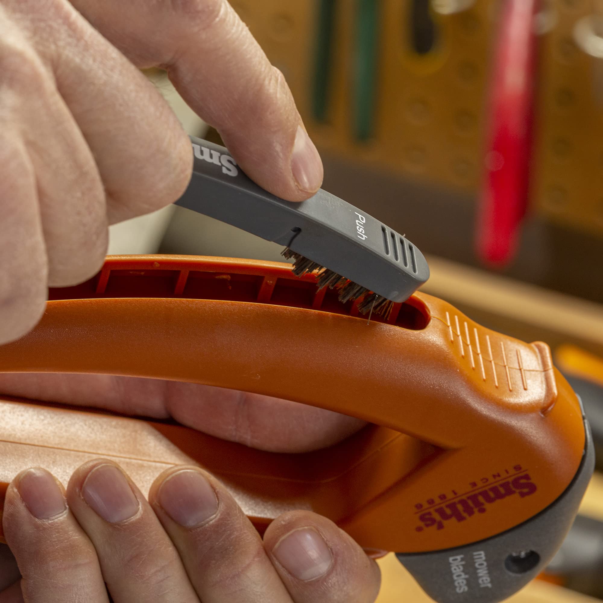 Smith’s Handheld Lawn Mower Blade Sharpener