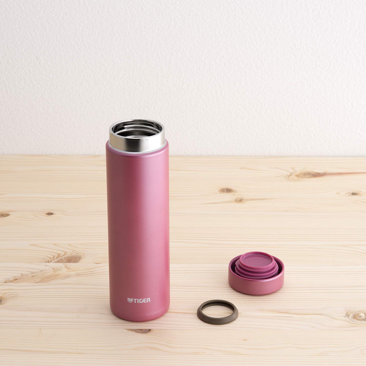 Tiger Thermos Water Bottle Screw Mug Bottle 6 Hours Hot and Cold Retention, 16.9 fl oz (500 ml), Can be Used at Home or Tumbler, Graphite MMZ-A502KG