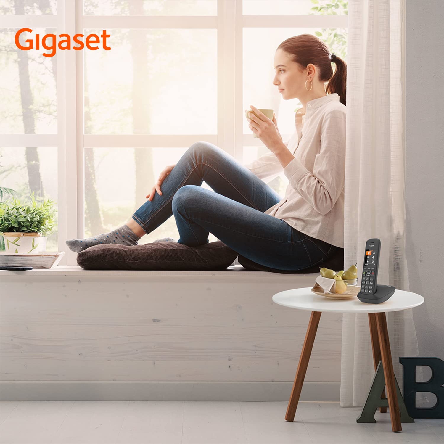 Gigaset C575 - Schnurloses DECT-Telefon - großes Farbdisplay mit moderner Benutzeroberfläche - Adressbuch für 200 Kontakte - Schutz vor unerwünschen Anrufen, schwarz [Deutsche Version]