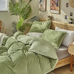 CLOTHKNOW Queen Comforter Set Green 3Pcs Green