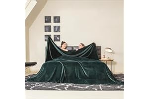 COOVA Big Soft Fleece Blanket 300GSM Larger King Size 120x120 inches Lightweight, Pround True No-Seam Design for All Seasons, Breathable Family Blanket for Bed, Sofa, Couch, and Camping, Forest Green