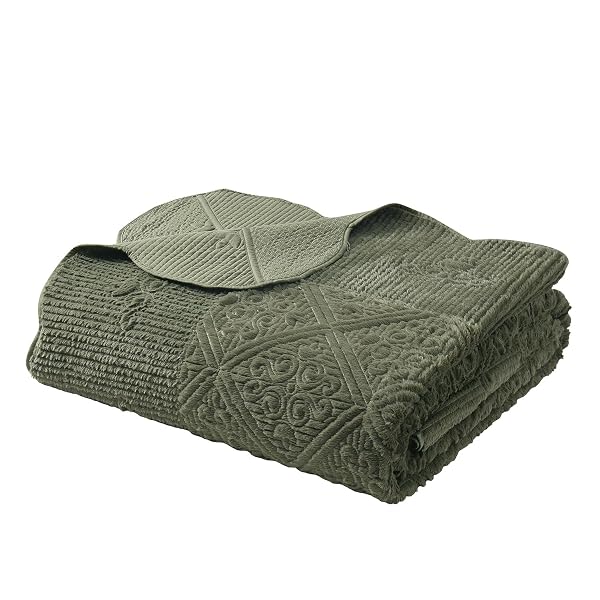 VCNY HOME – KING QUILT SET, 3-PIECE PLUSH BEDDING WITH MATCHING SHAMS, ELEGANT ROOM DECOR (WESTLAND OLIVE MOSS GREEN, KING)