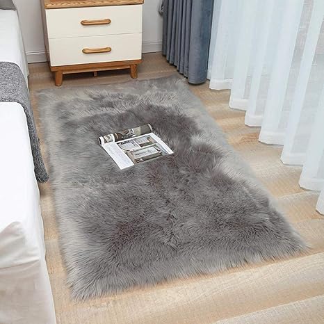 Amazon Gwzsx 柔らかい き ベッドルーム いさらフワ ラグマット フェイクシープスキンラグ 心地良 カーペット リビングルーム ベッドサイド おしゃれラグマット 60x90cm グレー ラグ カーペット オンライン通販