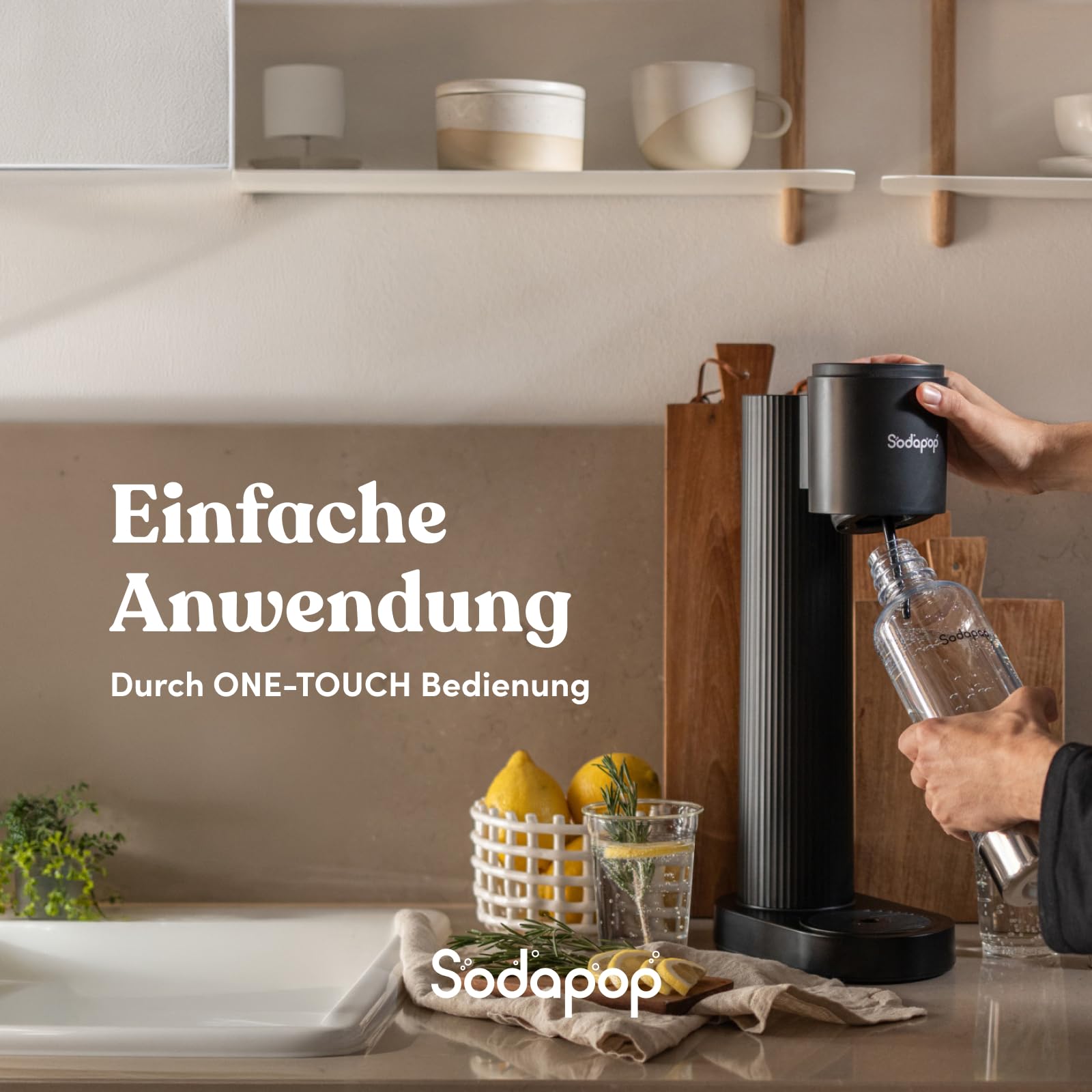 Sodapop Wassersprudler Cooper Pro Schwarz inkl. 1x PET-Flasche, enthält keinen CO₂-Zylinder, Einhängemechanismus ohne Eindrehen, platzsparend, Höhe 45 cm 4