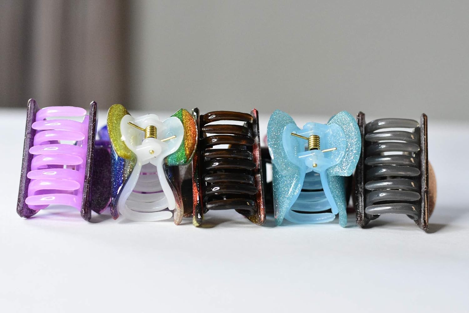 Zilyan Medium Assorted Colors Hair Claw Clips For Women and Girls 4 Pcs : Beauty