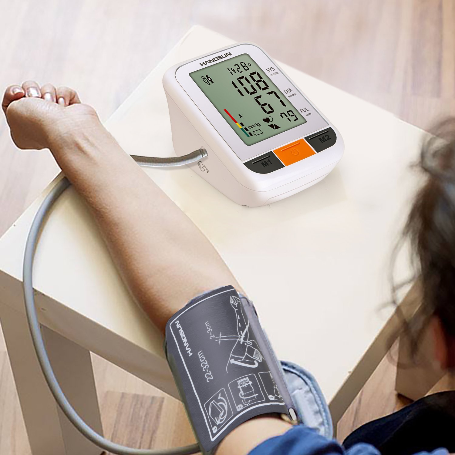 Hangsun blutdruckmessgerät oberarm vollautomatische BM230 mit großem LCD display, 2 Speicher-Plätzen, Universal-Manschette, WHO Anzeige und arrhythmie erkennung