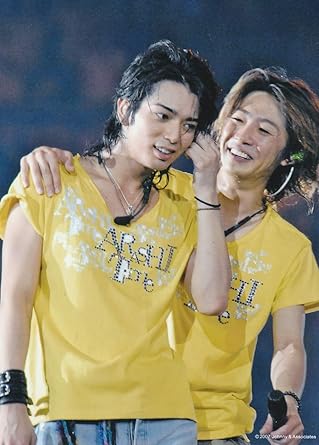 Amazon Co Jp 相葉雅紀 松本潤 嵐 公式生写真 Time コトバノチカラ 07 ライブ 衣装黄色 Hobby