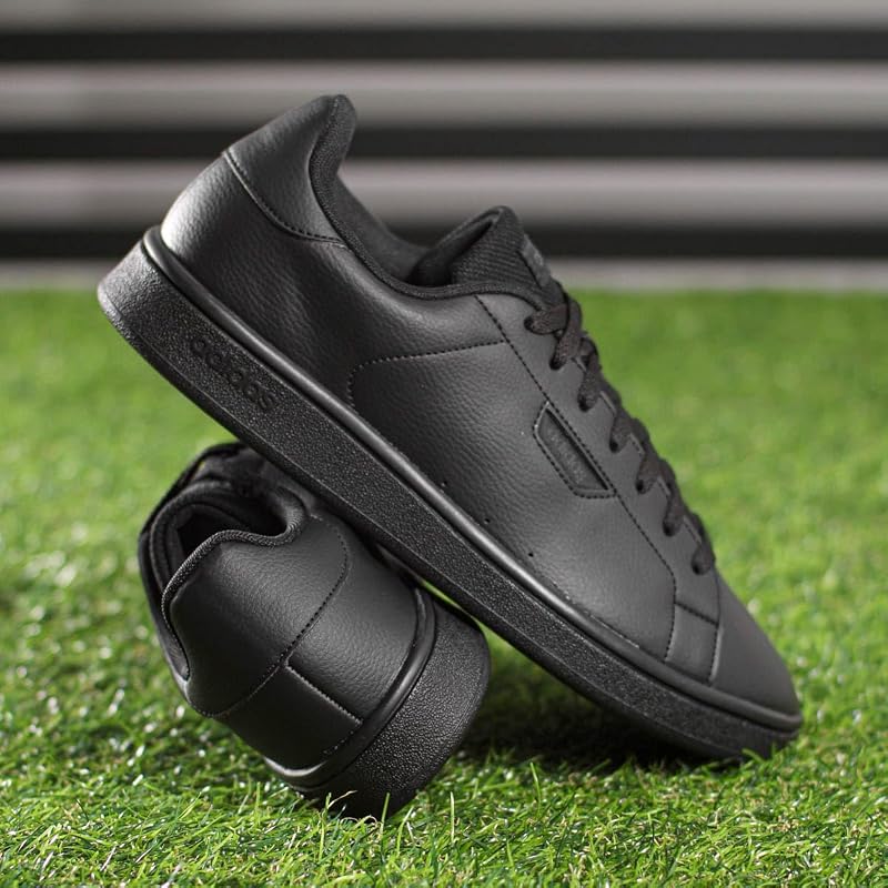 Uomo Urban Court Shoes, Core Black/Carbon/Core Black, 42 EU — foto 2 di 8