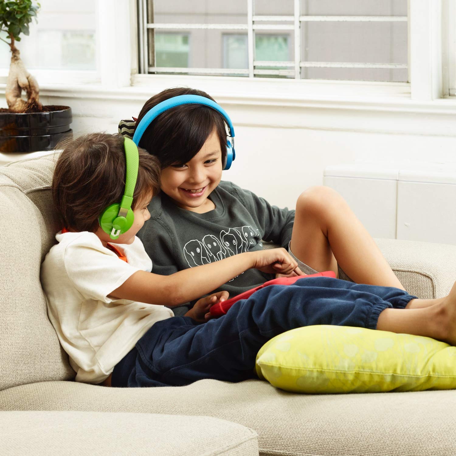 LilGadgets Untangled Pro On-Ear Wireless Kids Headphones for School, Microphone, Volume Limited, SharePort Technology, SoftTouch Padding, Green