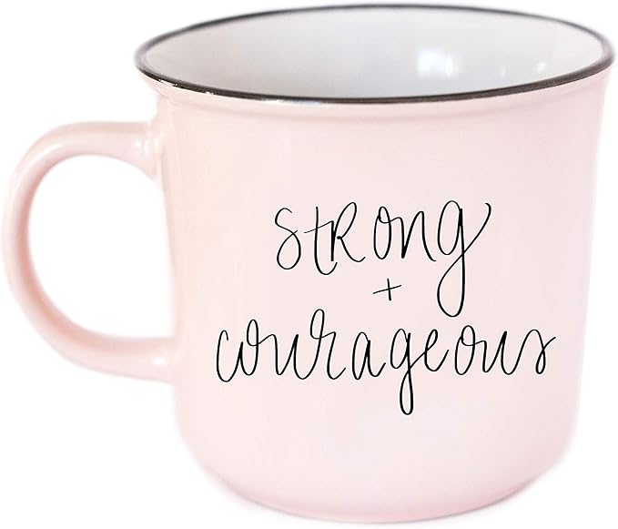 Taza de café fuerte y valiente de Joshua 19 con texto en