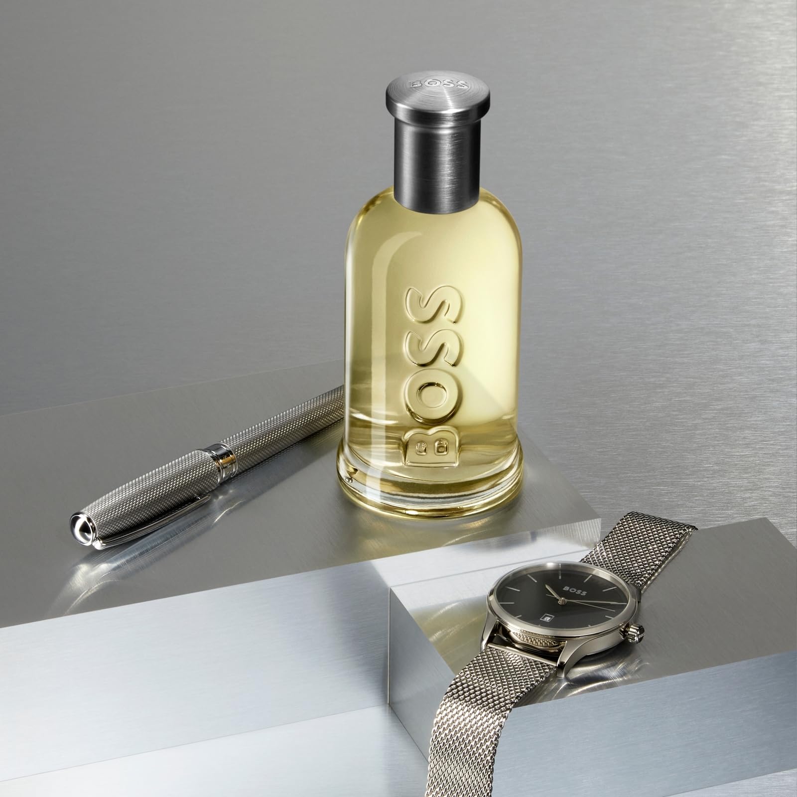 Hugo Boss Bottled Eau de Toilette – Woody Men's Cologne – With Notes of Apple, Cinnamon & Wood – Long Lasting Fragrance