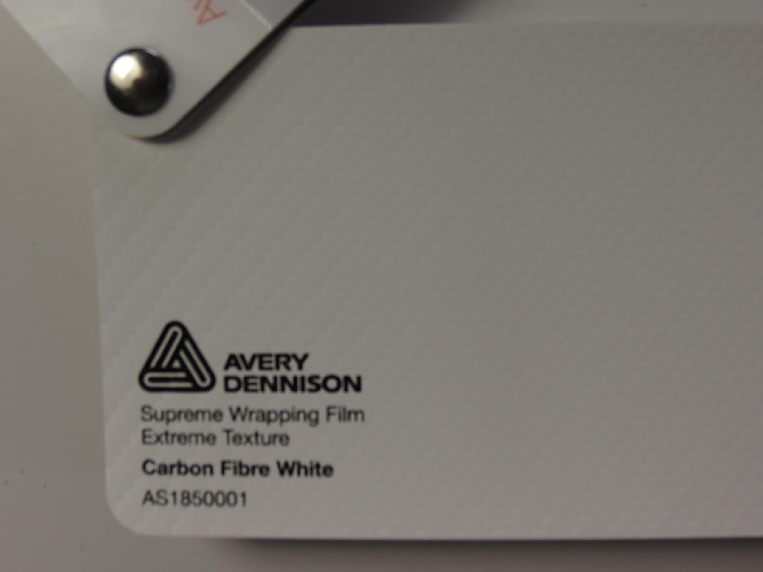 Wrapping Film Avery Dennison’s White carbon Supreme Wrapping™ (3D) (100x152cm)