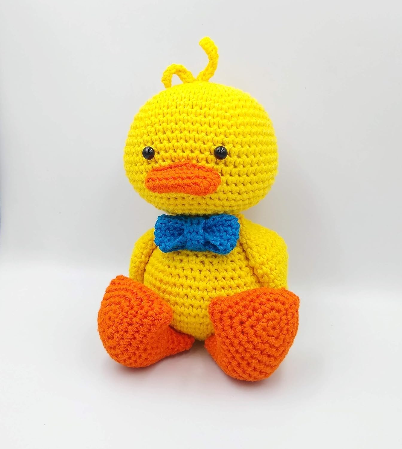 Pato peluche amigurumi, hermoso modelo tejido a mano