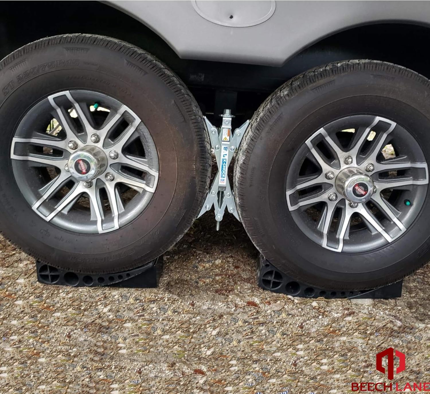 Beech Lane Camper Leveler 2 Pack - Precise Camper Leveling, Includes Two Curved Levelers, Two Chocks, and Two Rubber Grip Mats, Heavy Duty Leveler Works for Campers Up to 35,000 LBs: Automotive