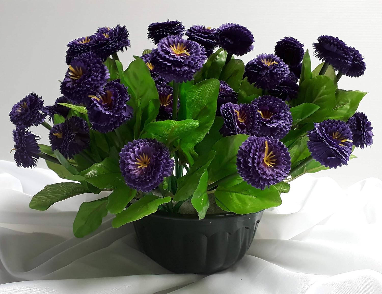 Realise Par Nos Soins Roselynexpress Composition De Fleurs Artificielles Leste Ciment Pour Une Tres Bonne Tenue A L Exterieur Vu Son Poids Les Fleurs Sont Aussi De Tres Bonne Qualite Decoration De