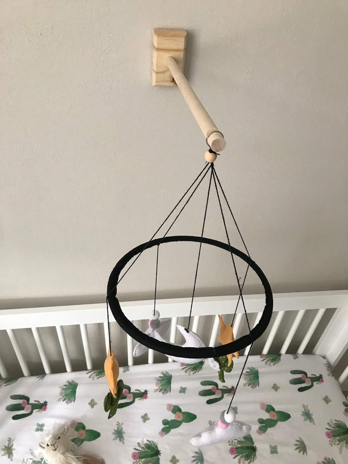wall mounted baby mobile