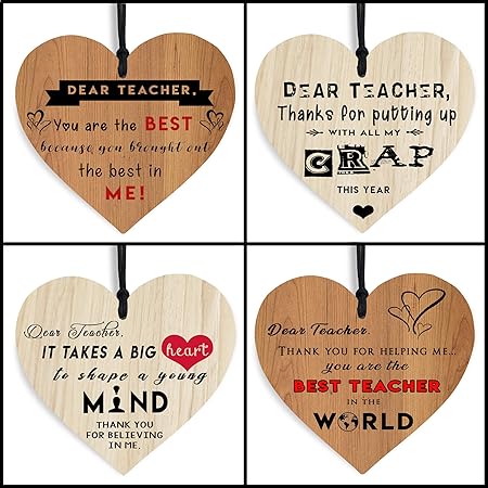 Frasi Auguri Natale Per Maestre.Set Di 4 Placche A Forma Di Cuore Per Insegnanti Grazie A Natale Con Inscritti Diversi Messaggi Affettuosi Regalo Xmas Ideale A Fine Anno Scolastico Amazon It Casa E Cucina