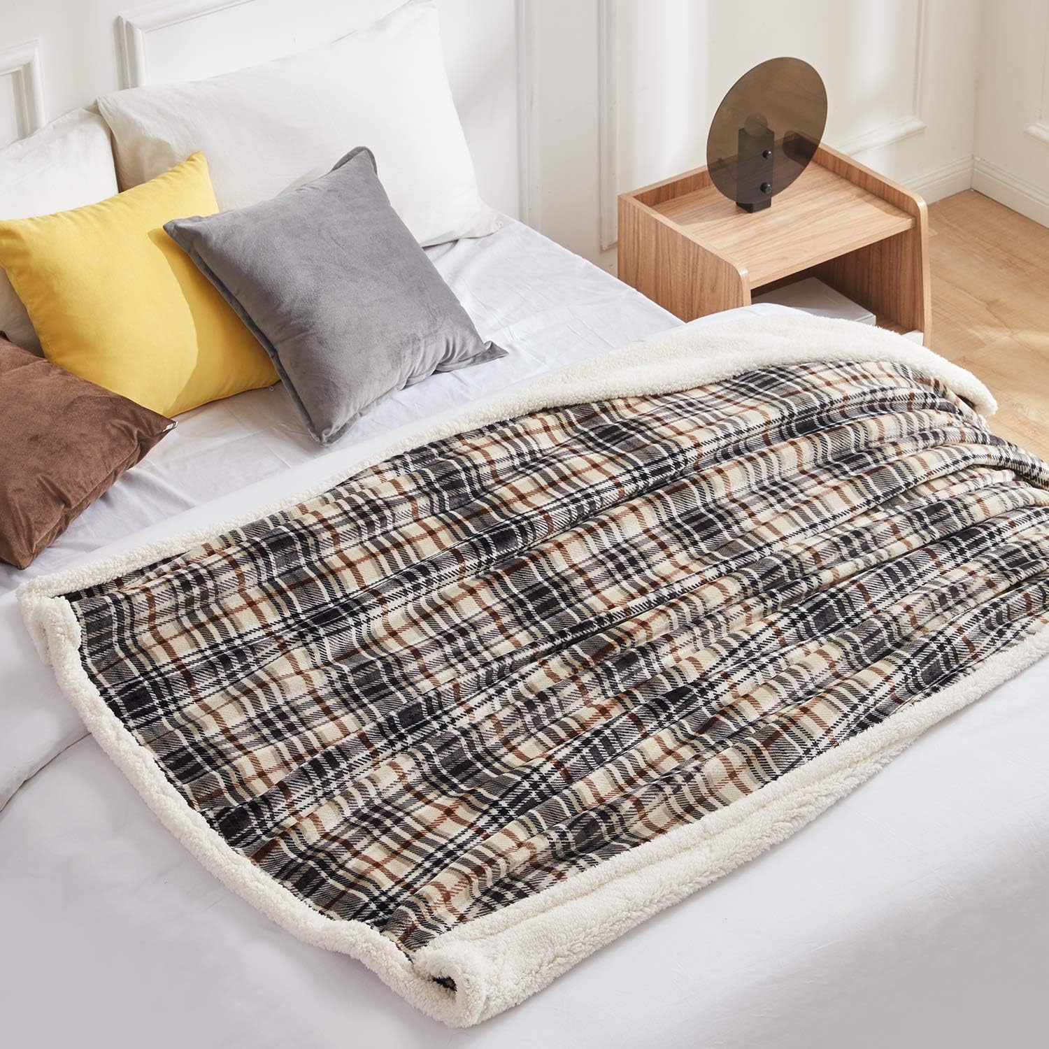 Touchat Sherpa Plaid Throw Blanket, Fuzzy Fluffy Cozy Soft Blanket, Fleece Flannel Plush Twin Size Microfiber Blanket for Couch Bed Sofa (60" X 70", Plaid Brown): Home & Kitchen