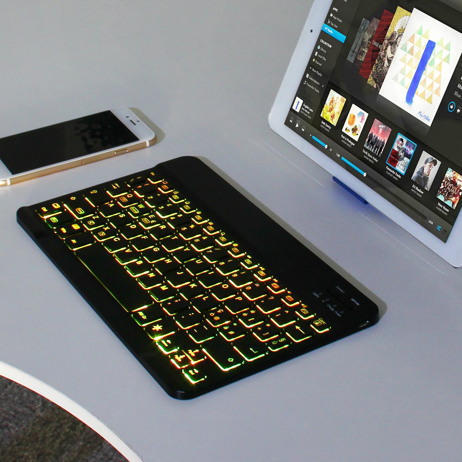 IClever Universal Wireless Keyboard With LED Backlight 7Colors, Built