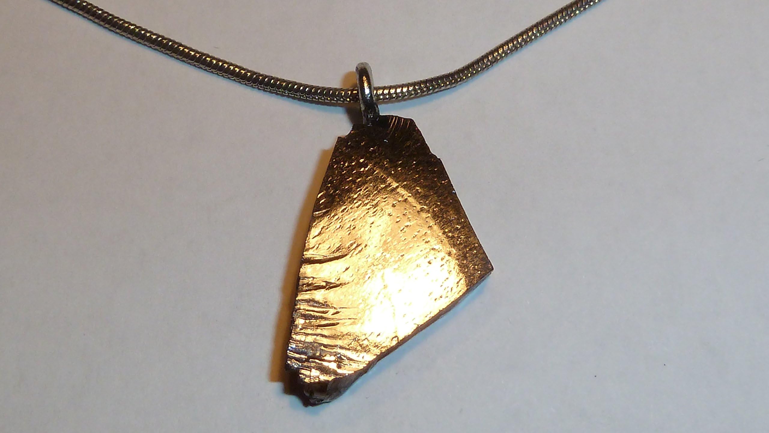 Elite shungite pendant, 1,65g. with 3mm Ø eyelets, without chain, RU-Karelia, with certificate of authenticity and origin!