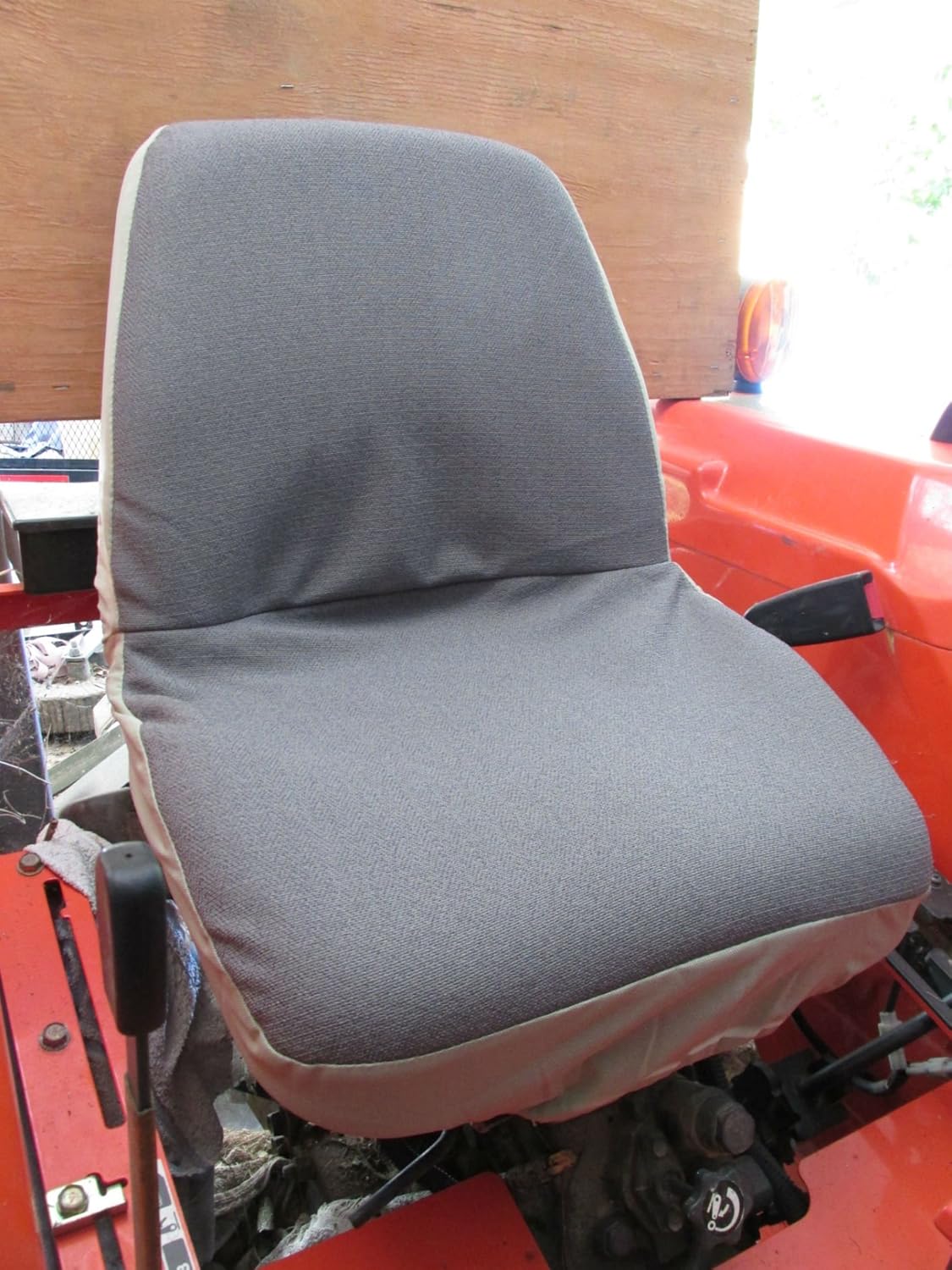 Kubota B7100 Tractor Seat Cover Velcromag