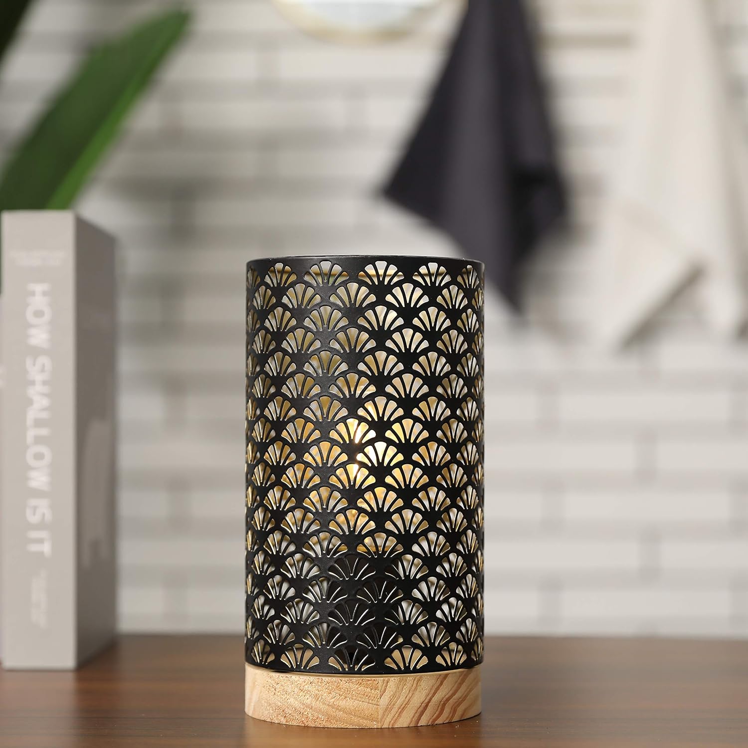 JHY DESIGN Table Lamp Battery Powered 19cm High Decorative Cordless Lamp with LED Bulb Fanshaped Patterned Battery Lamp for Wedding Party Garden Indoor Table Balcony Bedroom (with Wooden Base)