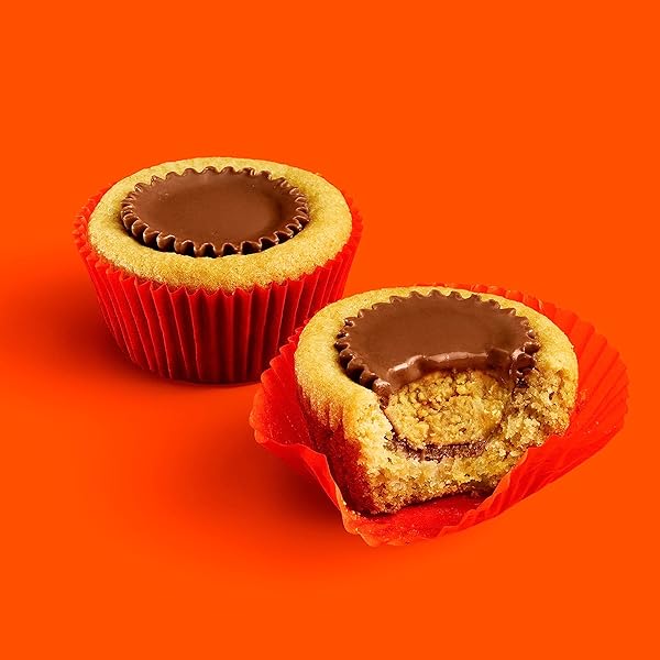 REESE’S MINIATURES MILK CHOCOLATE PEANUT BUTTER CUPS, CANDY PARTY PACK, 35.6 OZ