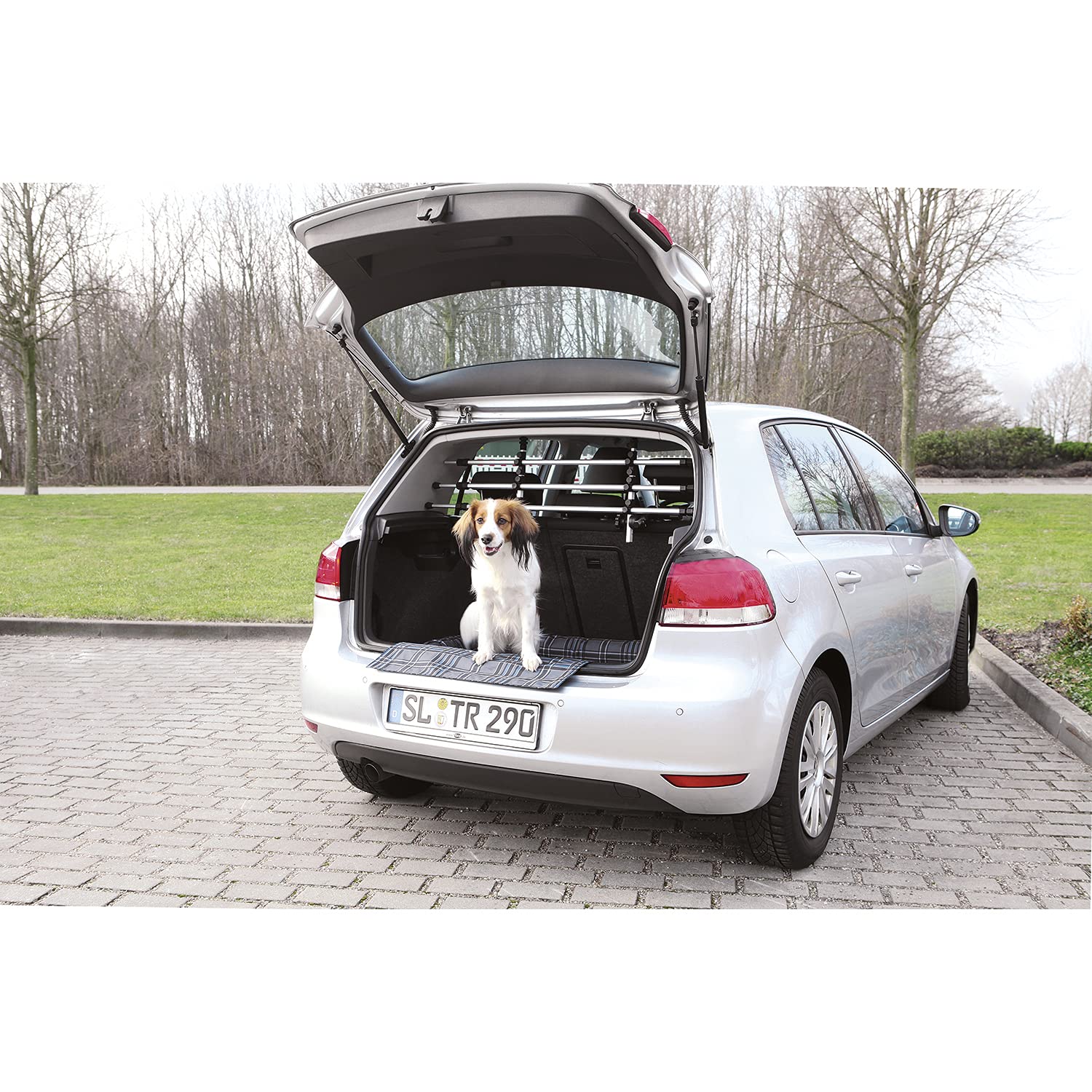 TRIXIE Car Bed, 80 × 60 cm, Grey/Black