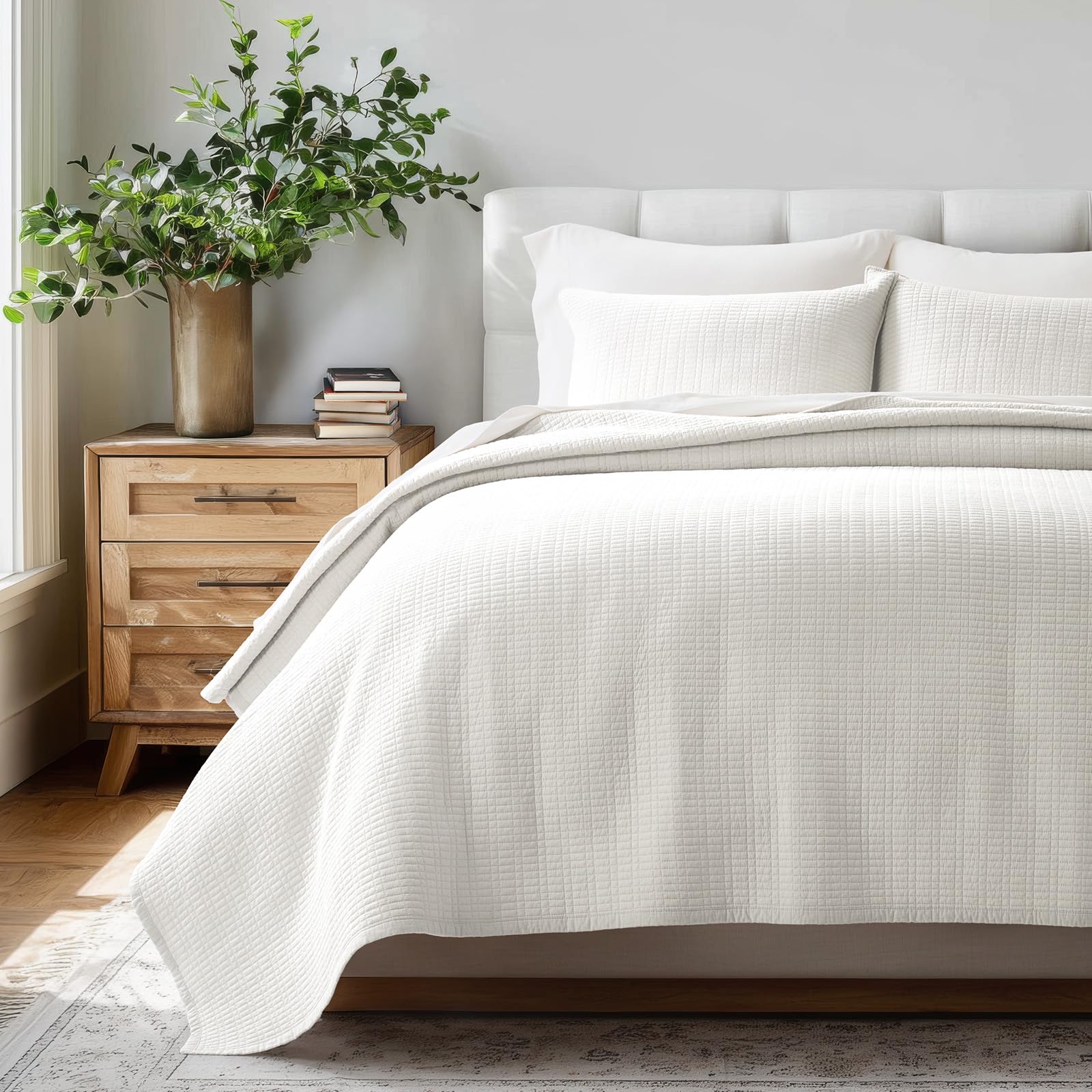 Photo 1 of EverGrace 100% Cotton Quilt King Size, Pre-Washed Modern Grid Stitch Lightweight Bedspread Coverlet for All Season, Oversized 3-Piece Bedding Set with 2 Pillow Shams, Bright White