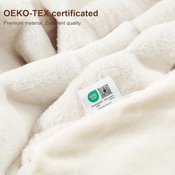 DREAMNINE PREMIUM 1100GSM SOFT FLUFFY FAUX RABBIT FUR THROW BLANKET FOR COUCH 50″ X 60″, DECORATIVE 3D PLAID WARM THICK FUZZY BLANKETS FOR WINTER, REVERSIBLE LUXURY SHAGGY COZY FURRY BLANKET, WHITE
