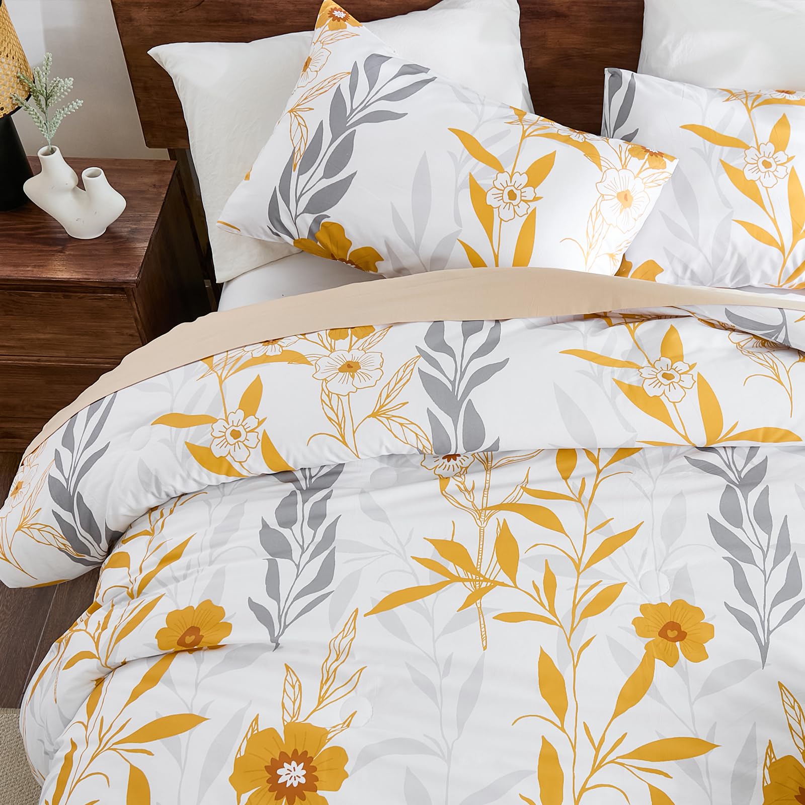 Photo 1 of 100% Cotton Floral Comforter 3 Pcs Botanical King Bedding Set Yellow Flower Grey Leaf Plant Printed Super Soft Cozy Country Rustic Bed Comforter Set All Season