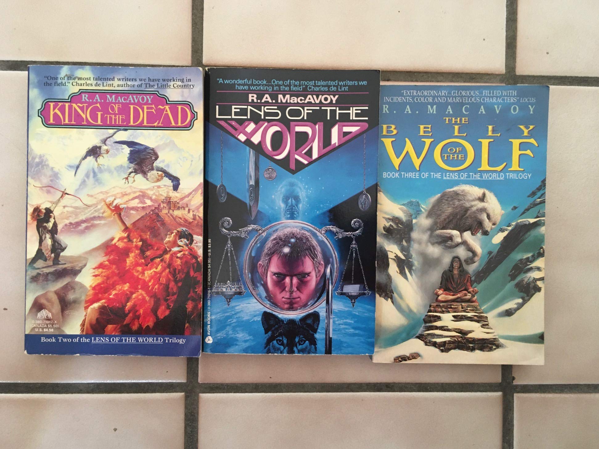 Lens Of The World Series Set 1 Lens Of The World 2 King Of The Dead 3 Winter Of The Wolf Aka Belly Of The Wolf R A Macavoy Amazon Com Books