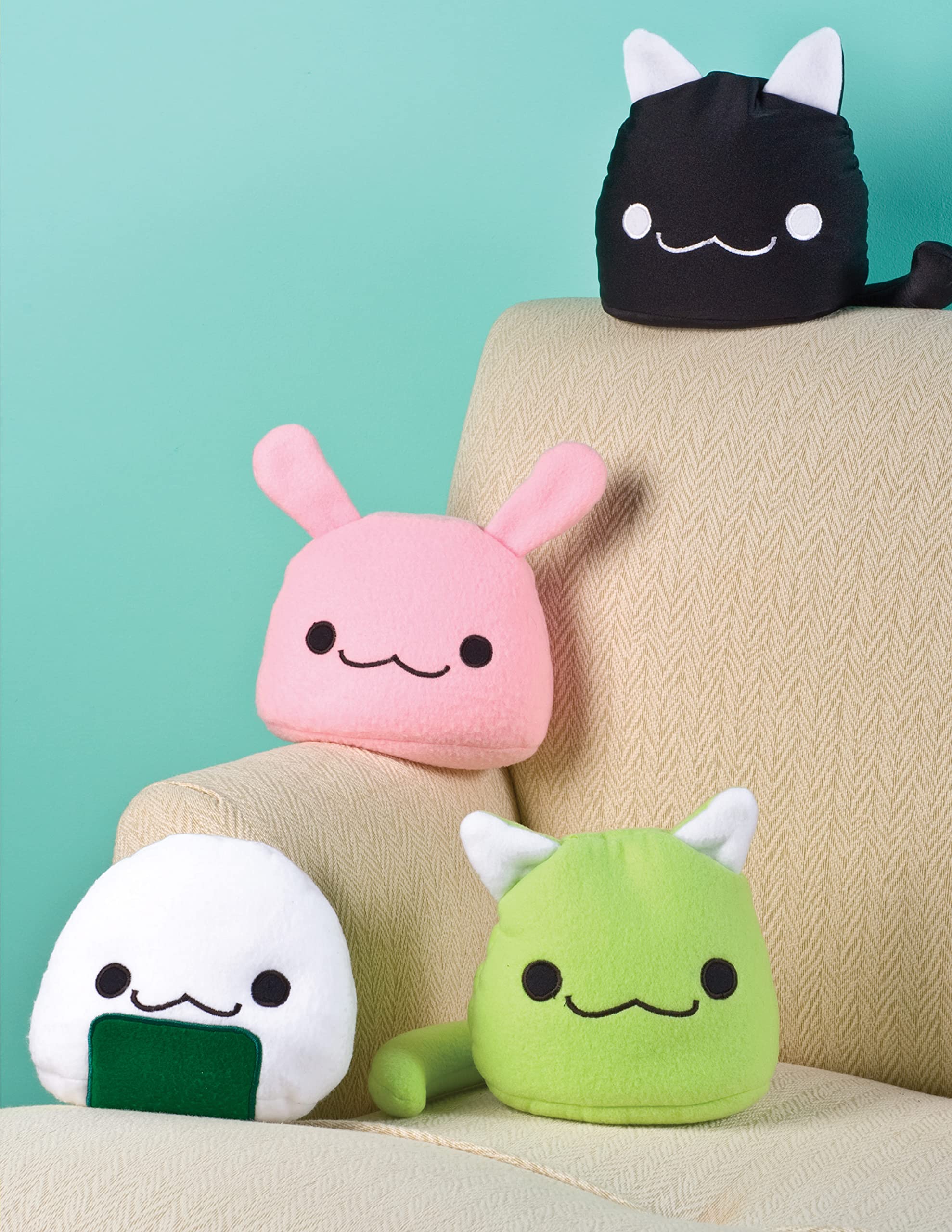 Sew Kawaii!: 22 Simple Sewing Projects for Cool Kids of All Ages (Fox Chapel Publishing) Easy Sewing Step-by-Step for Plushies, Hats, Clothing, Pillows, a Quilt, and More - Beginner to Intermediate