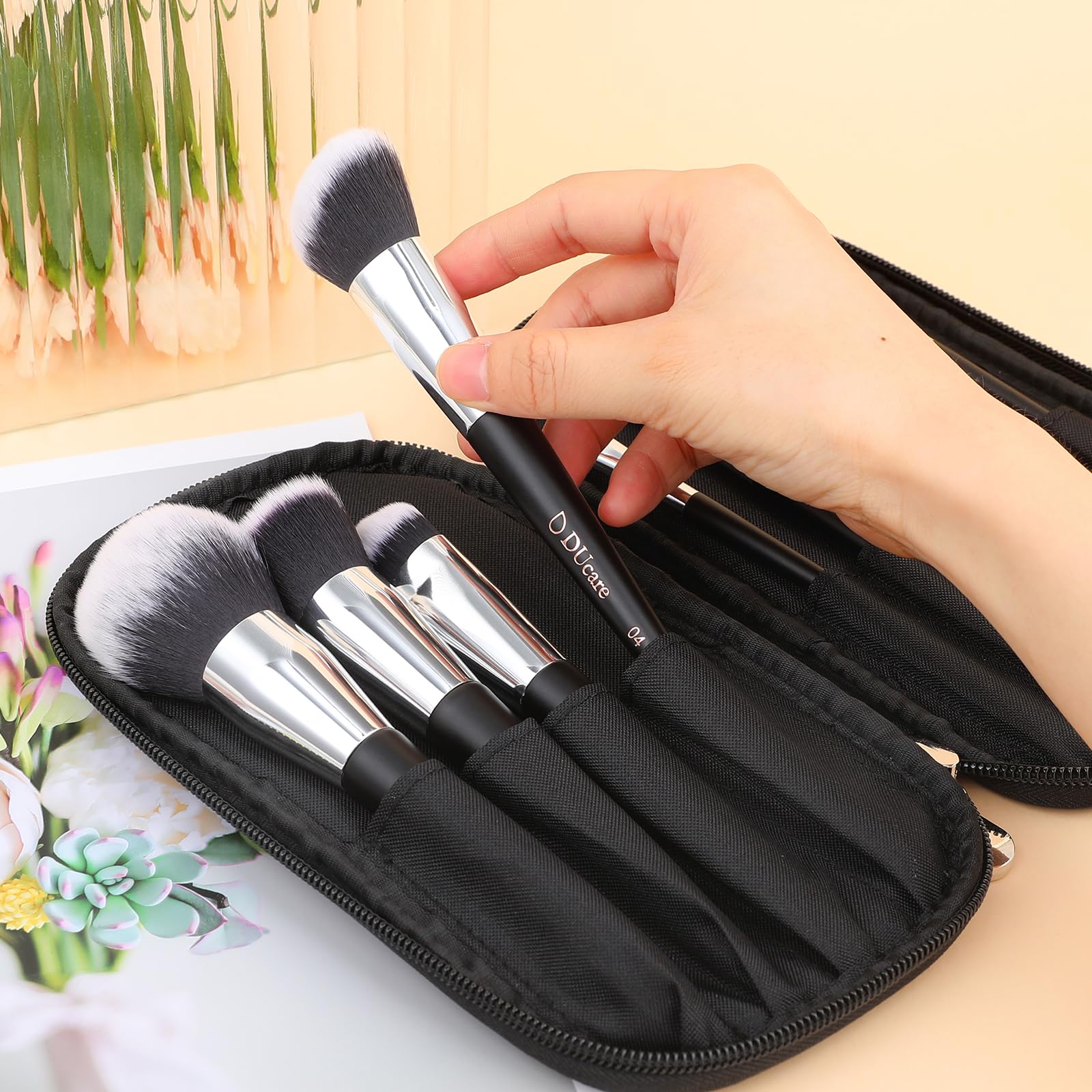 DUcare Makeup Brushes with Portable Travel Case