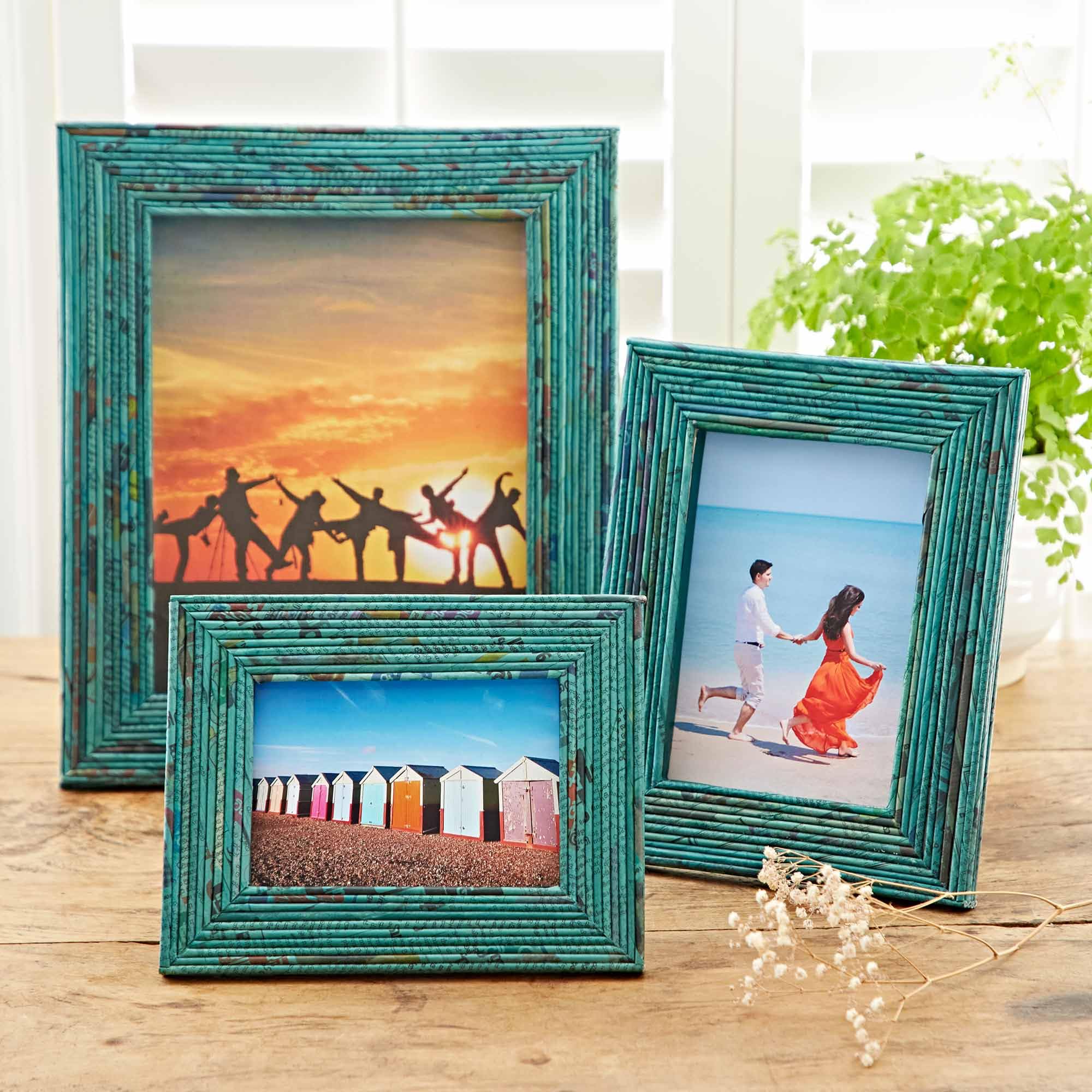 Recycled Newspaper Photo Frame - Teal | 6 x 4 Inches | Sustainable Picture Frame | Handmade Colourful Frames | Fair Trade Gifts for Men and Women