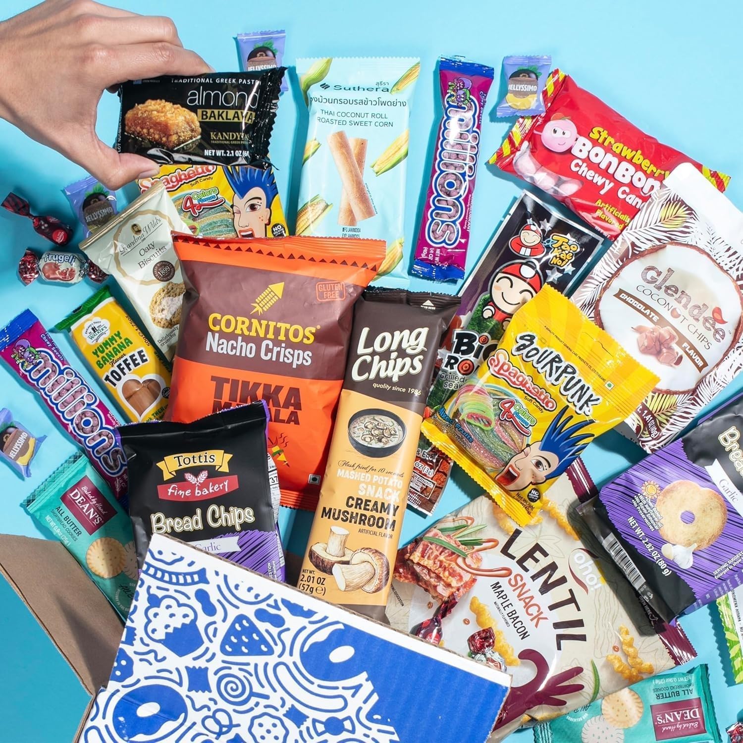 Mua Universal Yums International Snack Box | Valentine's Day Gift ...