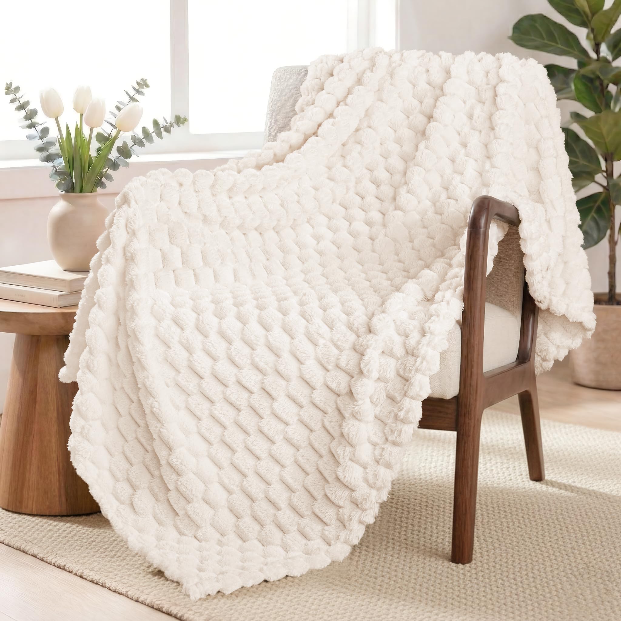 Exclusivo Mezcla Fleece Throw Blanket for Couch, Extra Large Fuzzy Ivory Bed Blankets, Soft Cozy Plush Sofa Throws for All Seasons, 127x178 CM