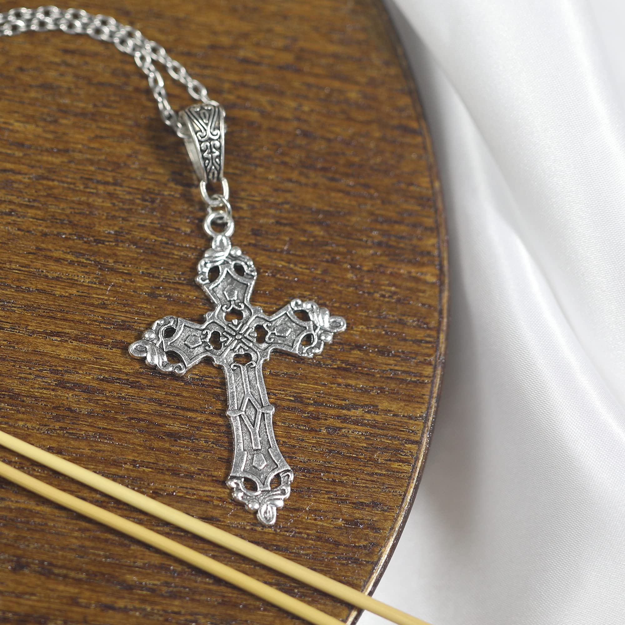 LIRUNQIN Cross Pendant Necklace Indie Punk Gothic Choker for Egirl Eboy Woman Men