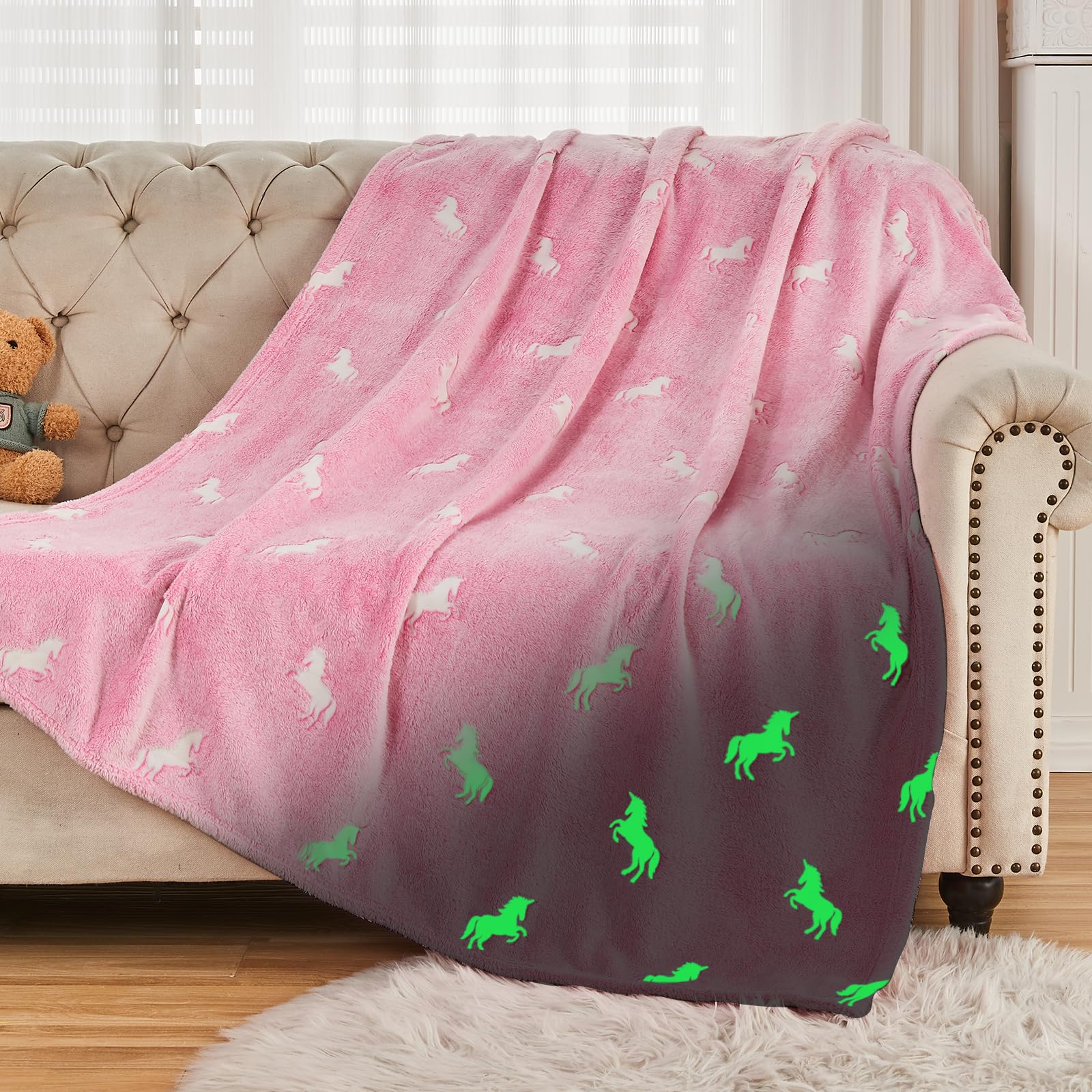 SOCHOW Glow in The Dark Throw Blanket 150cm × 200cm, Unicorn Pattern Flannel Fleece Blanket, All Seasons Pink Blanket for Kids