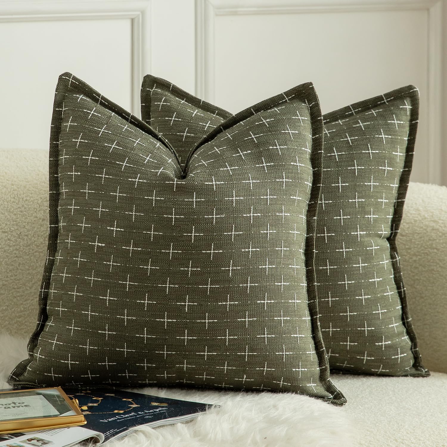 Mandioo Pack of 2 Burlap Linen Cushion Covers Woven Textured Modern Farmhouse Throw Pillow Cases Decorative Couch Sofa Bed Living Room 18 x 18 Inch 45x45 cm Olive Green