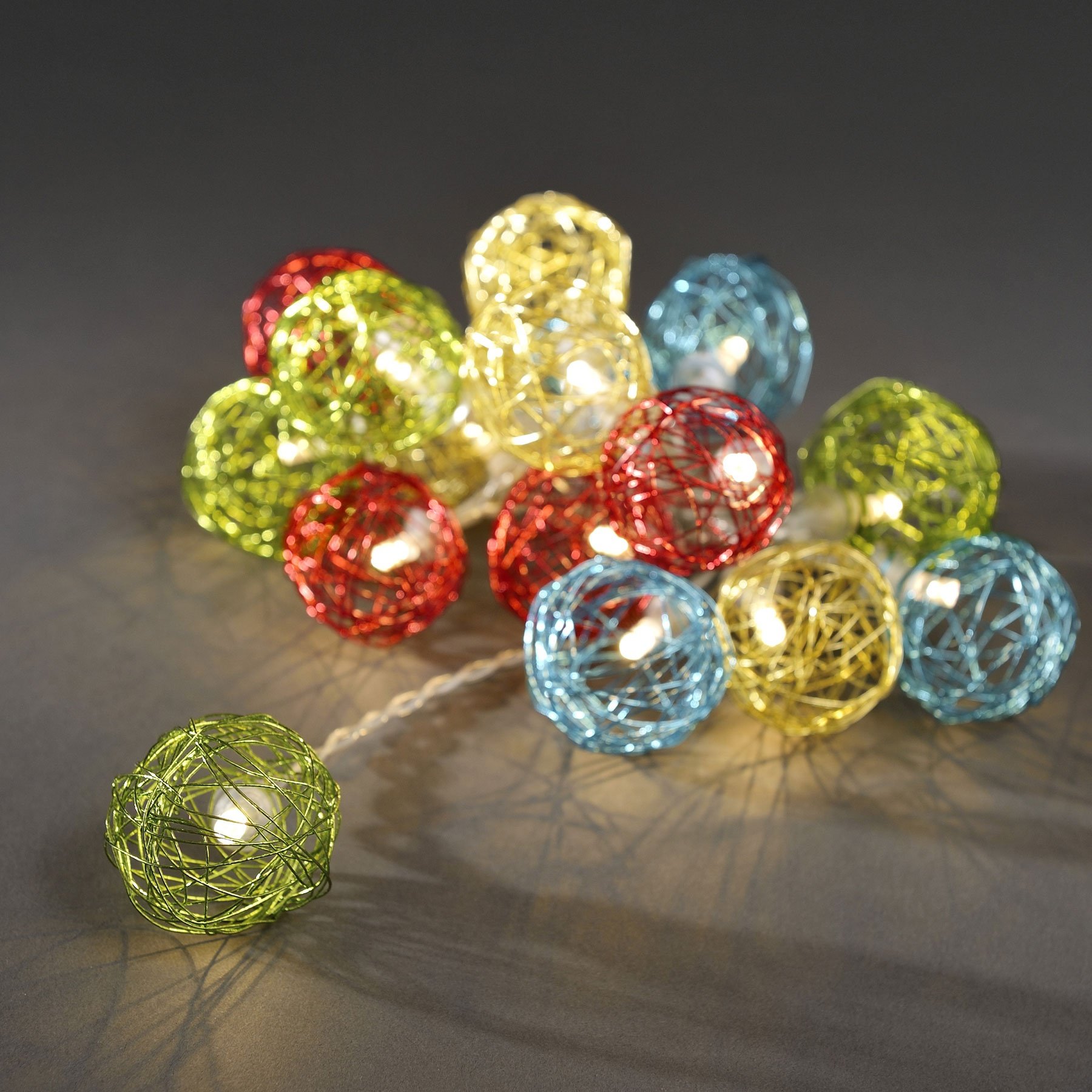 Konstsmide LED Battery Fairy Lights/Deco Light Chain Multi Coloured Aluminum Wire Balls Battery/Indoor (IP20)/Battery Operated: 3xAA 1.5V (excl.)/16 Warm White Diodes/Transparent Cable String Lights