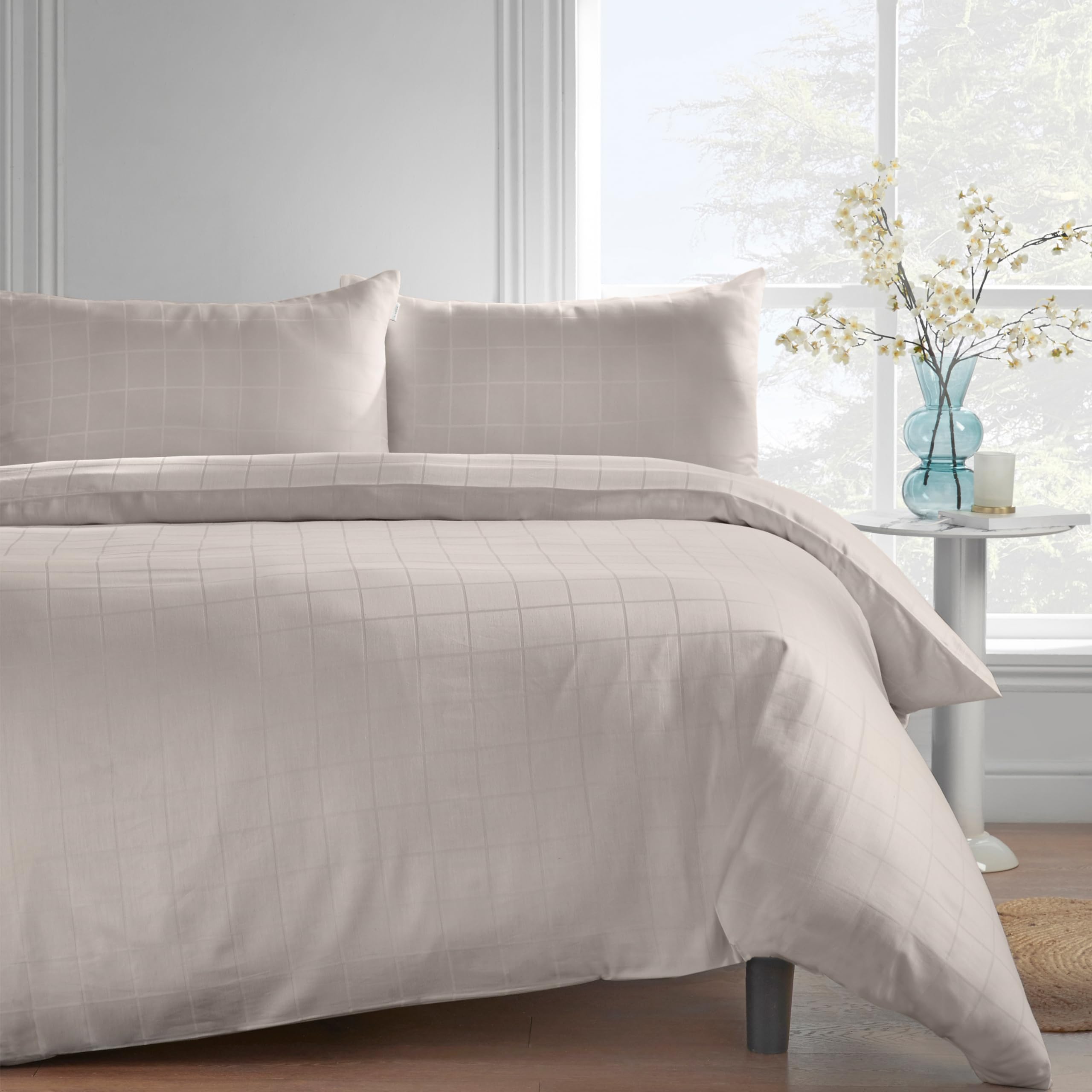 Catherine Lansfield 300 Thread Count Cotton Rich Woven Check Double Duvet Cover Set with Pillowcases Cream