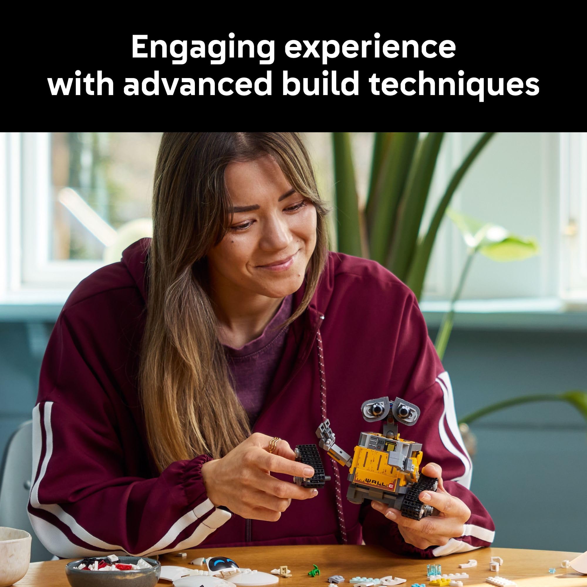 LEGO Disney & Pixar Wall-E & EVE Set de construcción para adultos, mayores de 18 años - Decoración de oficina en casa, estantería o habitación para fanáticos de Disney - Ideas de regalos para hombres y mujeres - 43279