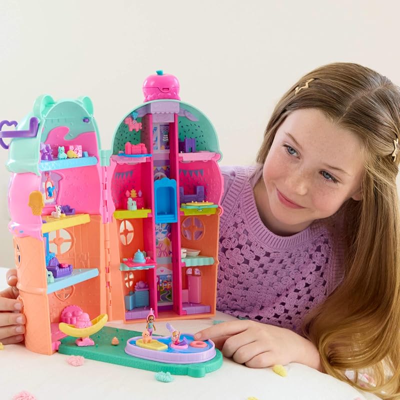 Polly Pocket Mini Dolls & Grande Ice Cream House Play set, Ice Bear Theme com mais de 25 acessórios, incluindo móveis, comida e animais de estimação, JKB89 — foto 2 de 6