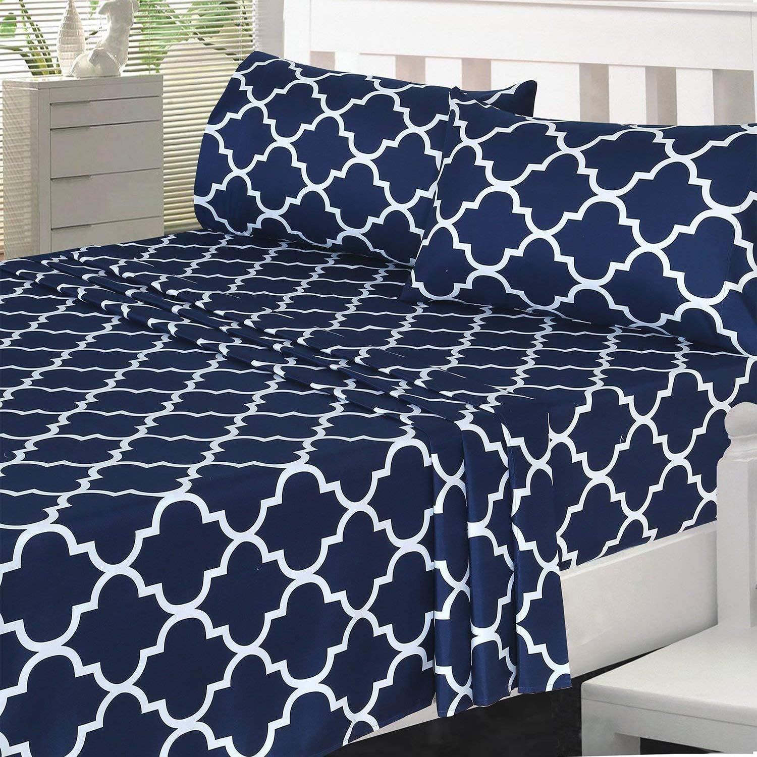 Utopia Bedding Printed Bed Sheet Set - 1 Fitted Sheet, 1 Flat Sheet and 2 Pillowcases - Soft Brushed Microfiber Fabric - Shrinkage and Fade Resistant (Queen, Navy Quatrefoil with White Pattern): Home & Kitchen