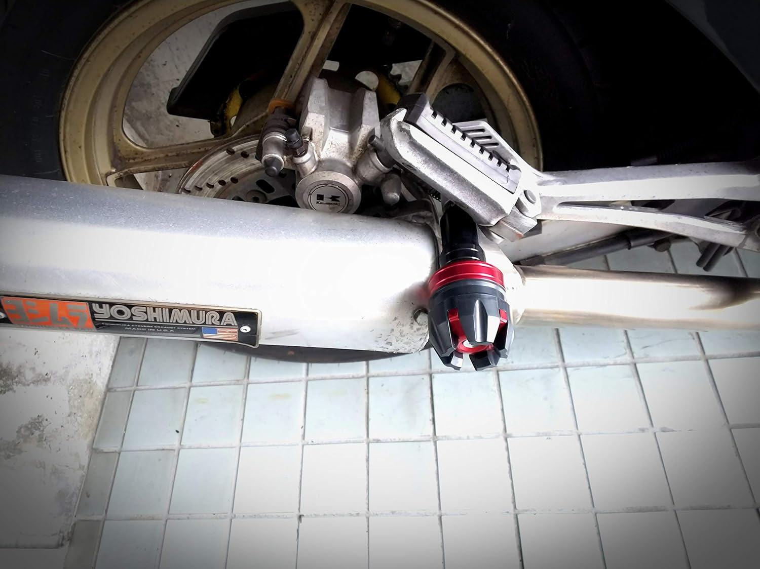 Amazon マフラー サイレンサー ガード スライダー フレーム 赤 Vtr250 Cb250f 400x ジェイド ホーネット250 Cb400sf Nc31 Nc39 Nc42 Cb400sb Cb1000sf Cb1300sf Cbr125r Cbr250r Cbr250rr Cbr400rr Cbr600rr Cbr900rr Cbr929rr Cbr954rr Cbr1000rr Cbr1100xx Vfr400r