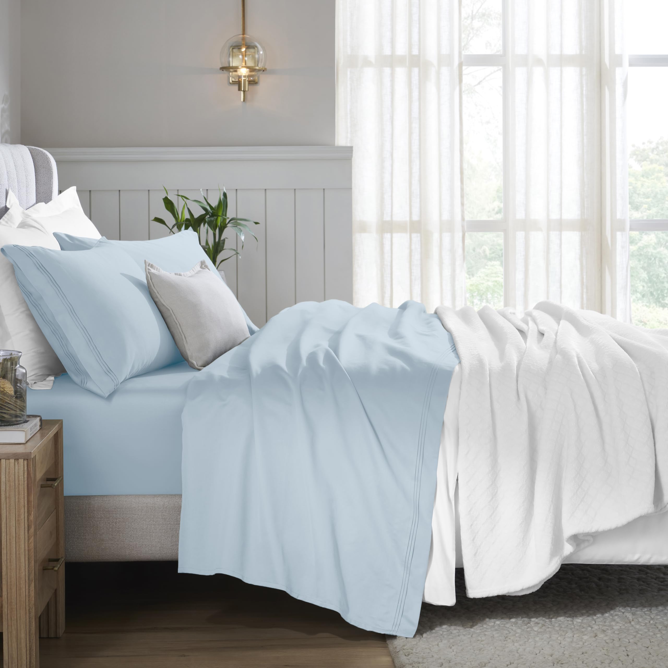Superior Egyptian Cotton 3 Piece Sheet Set, 650 Thread Count, Modern Design, Sustainable Sheets, Ultra-Soft Basics, Solid, Deep Pocket Fitted Sheet, Flat Sheet, Pillowcase, Twin XL, Baby Blue