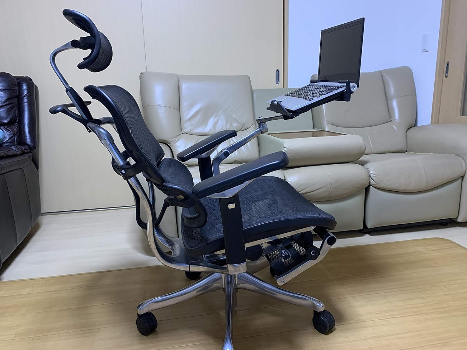 Amazon Co Jp 完成品 Ergohuman エルゴヒューマンプロ ハイブリット オットマン内蔵型 Ehp Lpl Km 11 ブラック 文房具 オフィス用品